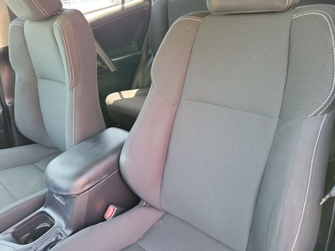 Used 2018 Toyota RAV4 XLE image 6