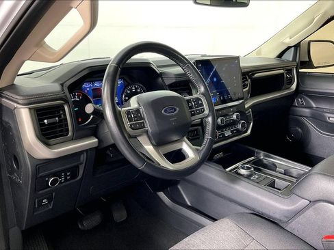 Used 2024 Ford Expedition XLT RWD image 17