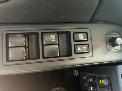 Used 2024 Nissan Frontier PRO-4X w/ Technology Package AWD/4WD image 30