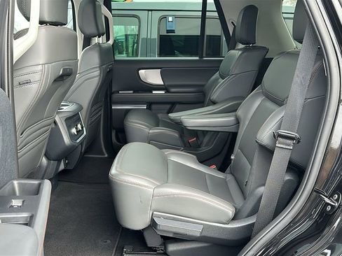 Used 2025 Ford Expedition Active image 8