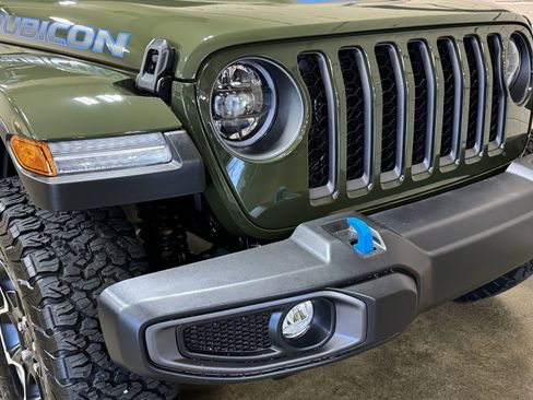 Used 2023 Jeep Wrangler Unlimited Rubicon 4xe w/ Safety Group AWD/4WD image 15