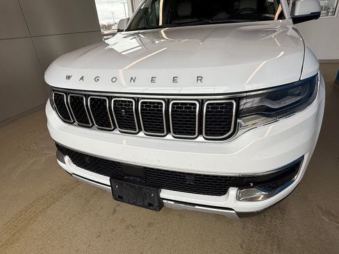 Used 2022 Jeep Wagoneer Series II w/ Convenience Group I image 5