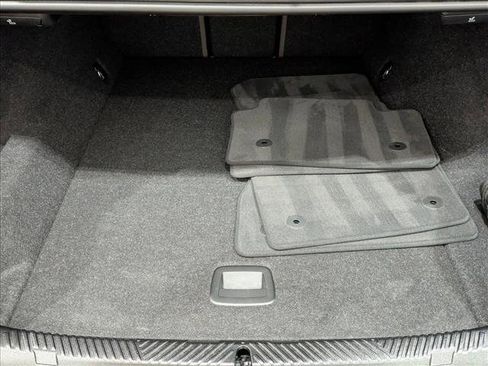 Used 2024 BMW i5 eDrive40i w/ Premium Package image 6