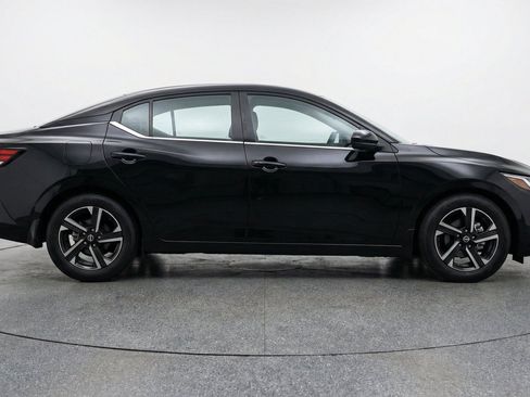 Used 2025 Nissan Sentra SV FWD image 11