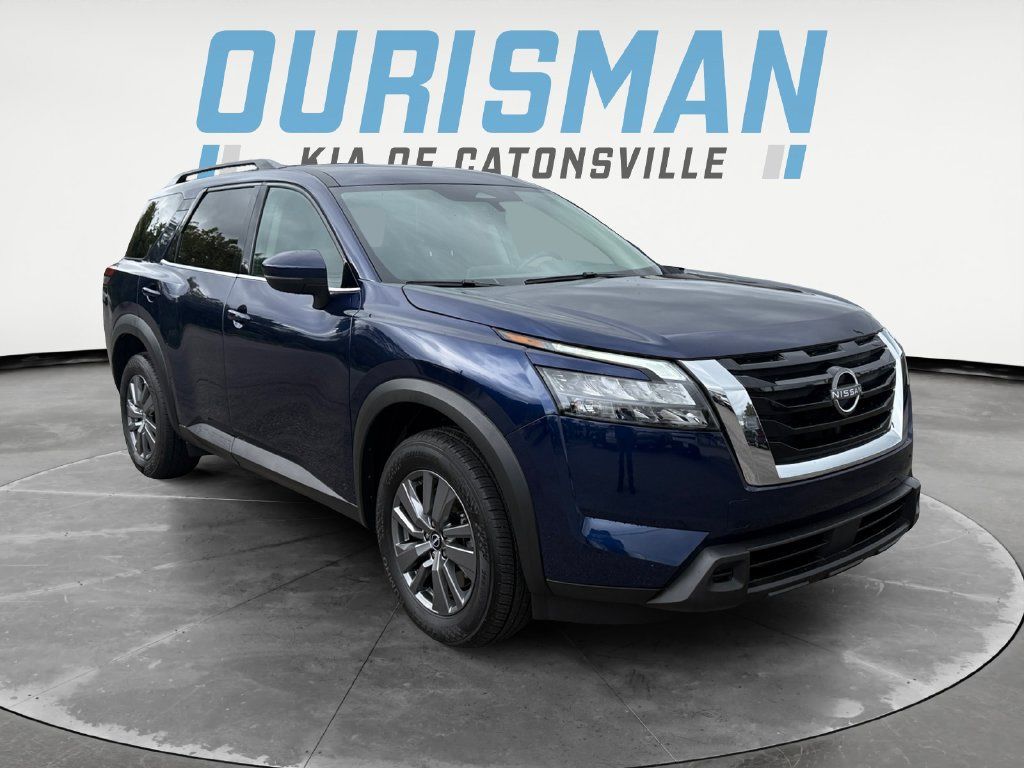 Used 2025 Nissan Pathfinder SV FWD image 1