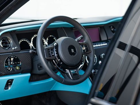 Used 2023 Rolls-Royce Cullinan Black Badge image 40