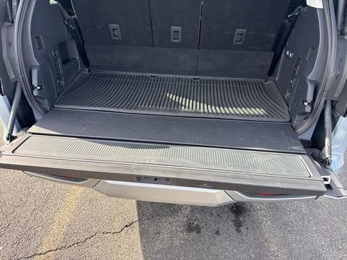 Used 2025 Ford Expedition Platinum w/ Driver's Package image 11