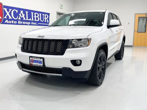 Used 2013 Jeep Grand Cherokee Altitude image 7