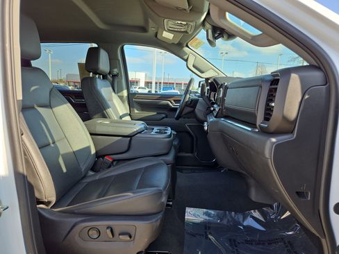 Used 2024 GMC Sierra 1500 SLT image 15