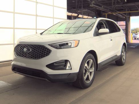 Used 2024 Ford Edge SEL w/ Convenience Package AWD/4WD image 4