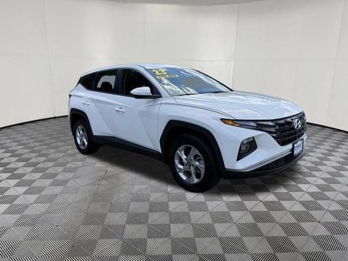 Used 2023 Hyundai Tucson SE AWD/4WD image 3