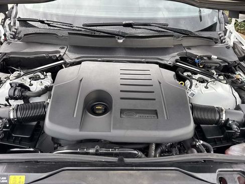 Used 2023 Land Rover Discovery S R-Dynamic AWD/4WD image 10