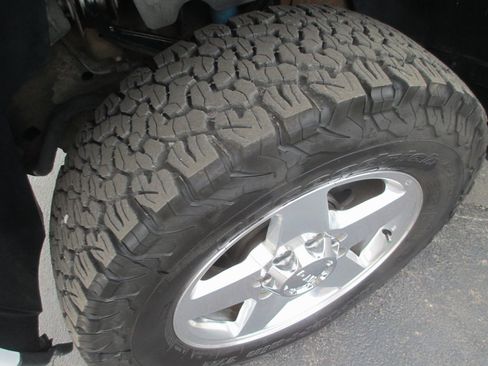 Used 2014 GMC Sierra 2500 Denali w/ Suspension Package, Off-Road image 13