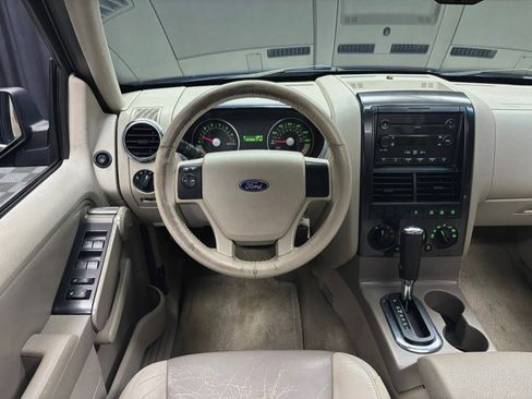 Used 2007 Ford Explorer XLT AWD/4WD image 40