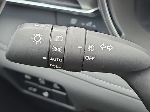 Used 2024 Toyota Highlander Platinum image 27