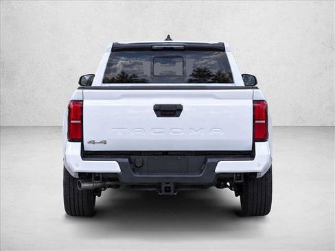 Used 2025 Toyota Tacoma SR5 AWD/4WD image 14