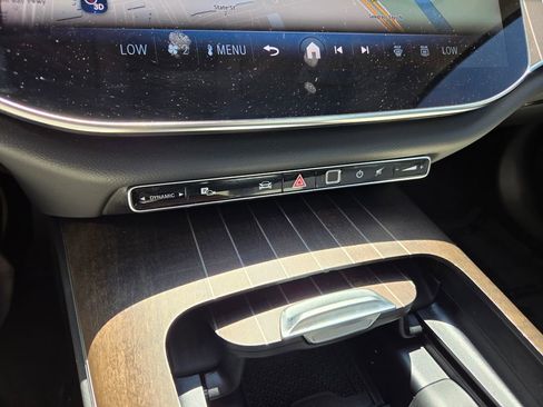 Used 2025 Mercedes-Benz E 350 Sedan image 28