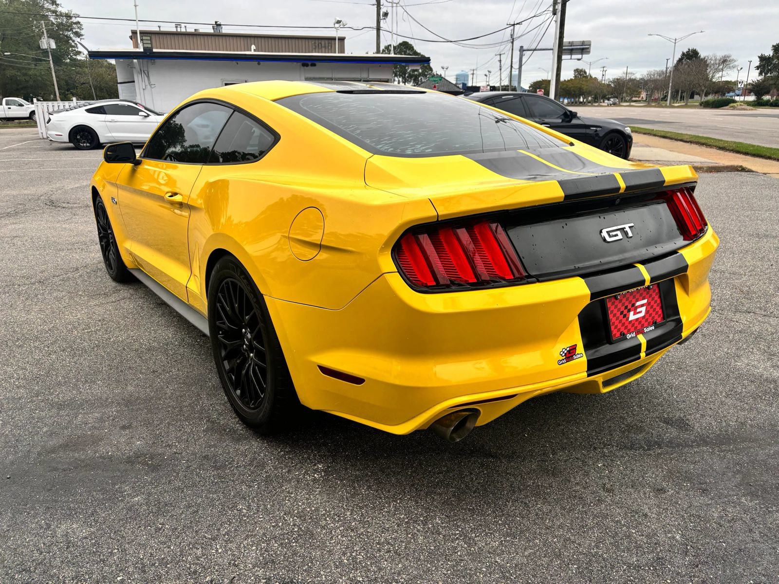 Used 2017 Ford Mustang GT w/ GT Performance Package RWD image 5