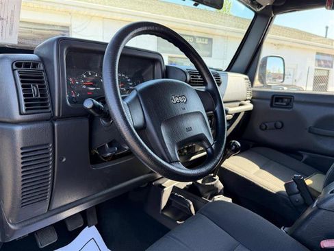 Used 2006 Jeep Wrangler X image 21