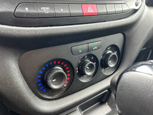 Used 2022 RAM ProMaster City Tradesman FWD image 11
