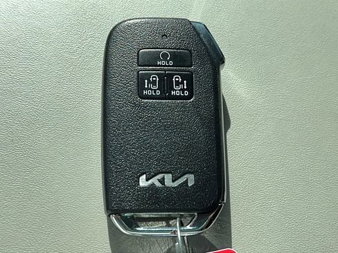 Used 2023 Kia Carnival SX Prestige FWD image 19