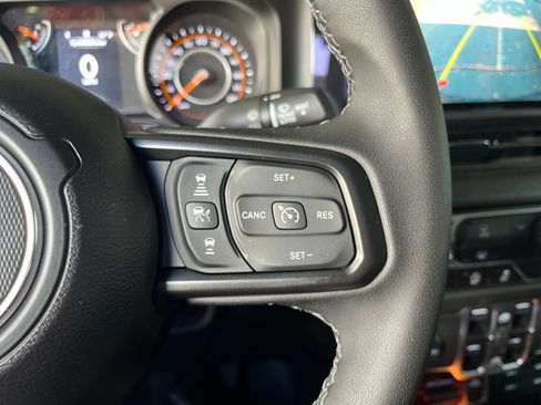 Used 2025 Jeep Wrangler Unlimited Sport AWD/4WD image 31