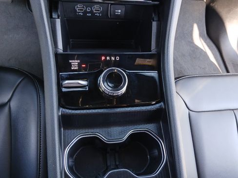 Used 2025 Jeep Grand Cherokee Limited AWD/4WD image 16