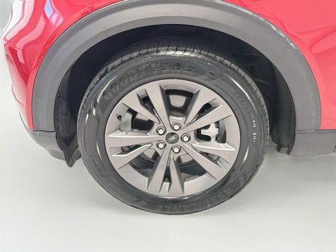 Used 2021 Ford Explorer XLT w/ Equipment Group 202A AWD/4WD image 27