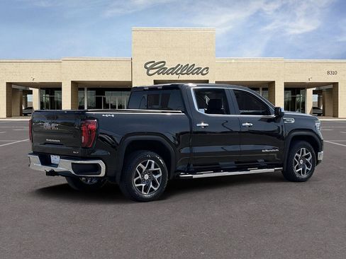 Used 2022 GMC Sierra 1500 SLT w/ SLT Premium Plus Package AWD/4WD image 5