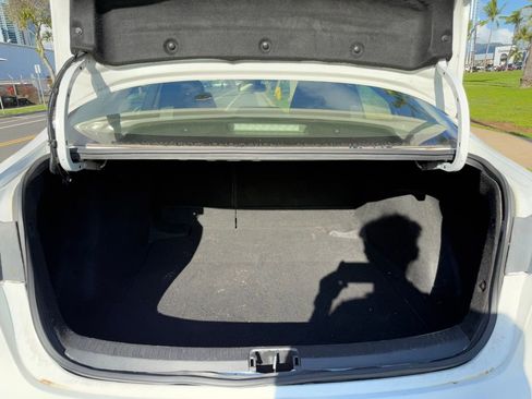 Used 2020 Toyota Corolla LE image 17