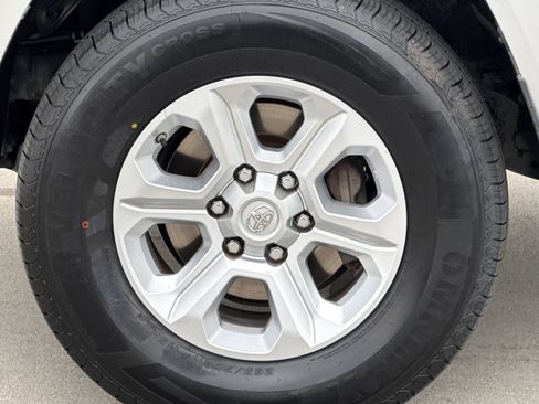 Used 2019 Toyota 4Runner SR5 AWD/4WD image 13
