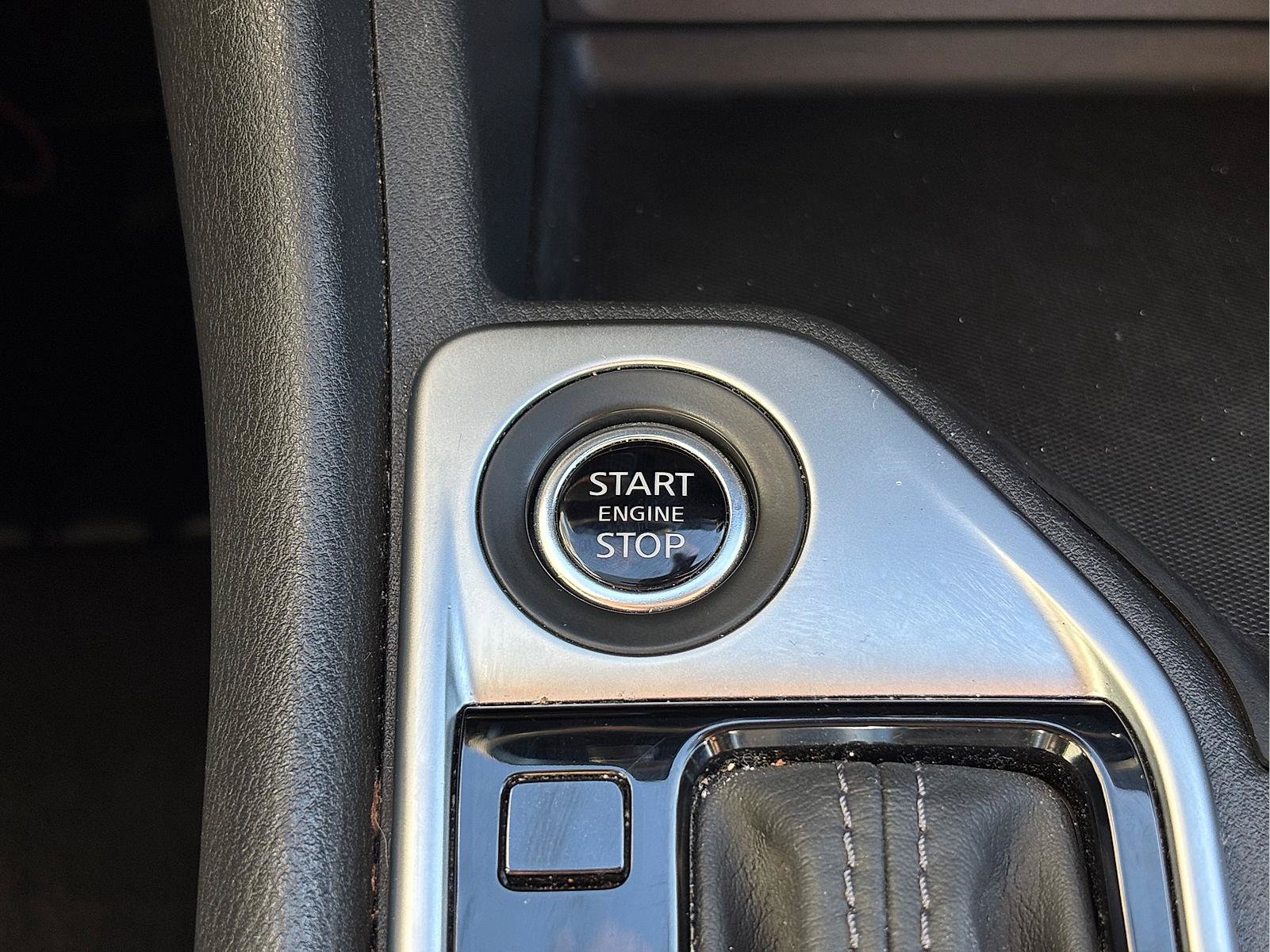 Used 2025 Nissan Sentra SV FWD image 18