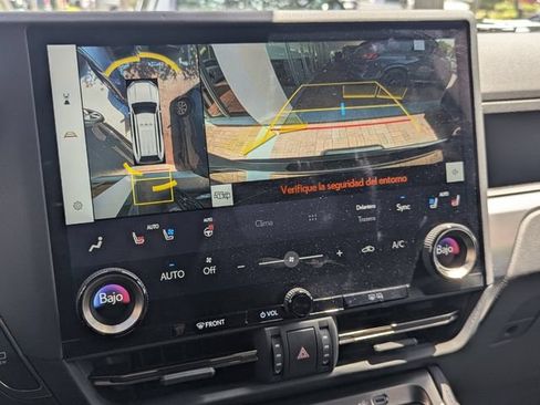 Used 2025 Lexus GX 550 w/ Cold Area Package AWD/4WD image 19