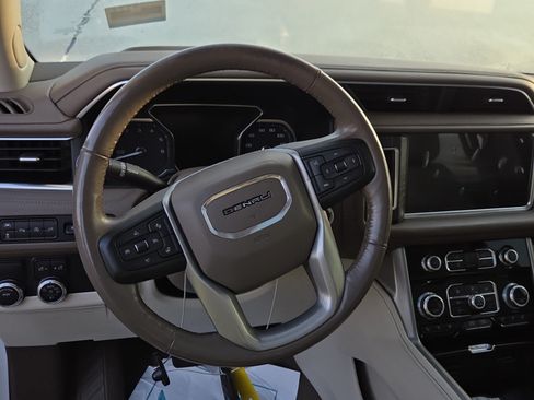 Used 2021 GMC Yukon Denali w/ Denali Premium Package RWD image 6