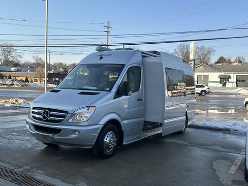 Used 2012 Mercedes-Benz Sprinter 3500 image 38