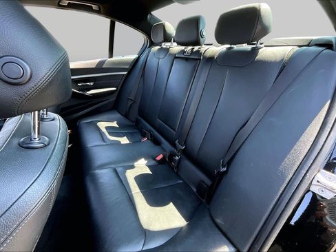 Used 2018 BMW 330e w/ Premium Package RWD image 20