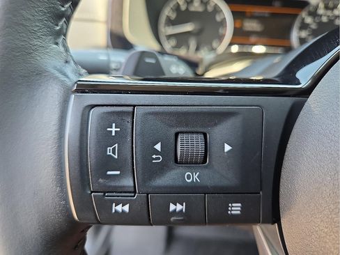 Used 2024 Nissan Pathfinder SL image 19