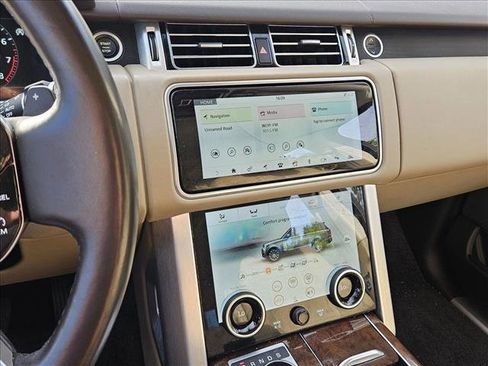 Used 2020 Land Rover Range Rover HSE image 12