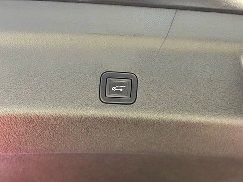 Used 2023 Cadillac Escalade Sport Platinum w/ LPO, ONYX Package image 35