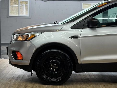Used 2017 Ford Escape S image 3