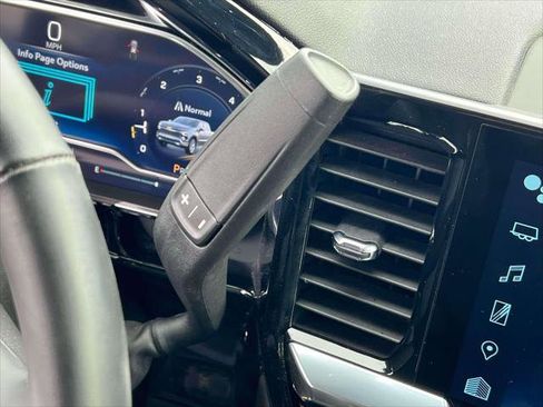 Used 2025 Chevrolet Silverado 1500 LT image 24