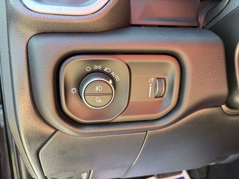 Used 2024 RAM 2500 Big Horn AWD/4WD image 26
