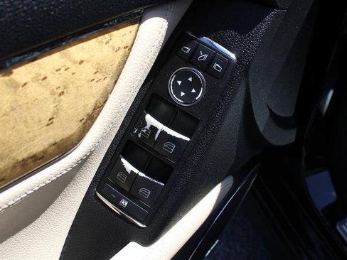 Used 2008 Mercedes-Benz C 350 Sport image 13