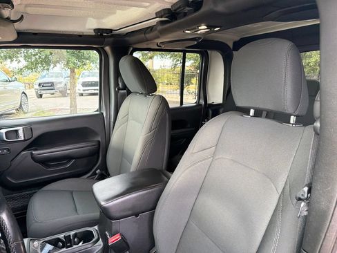 Used 2021 Jeep Gladiator Sport AWD/4WD image 20