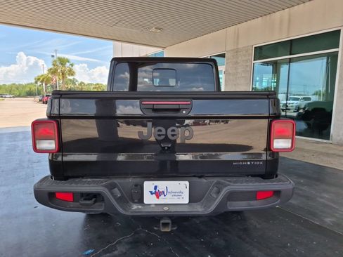 Used 2025 Jeep Gladiator Sport AWD/4WD image 7