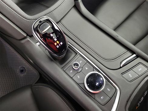 Certified 2025 Cadillac XT6 Premium Luxury image 30