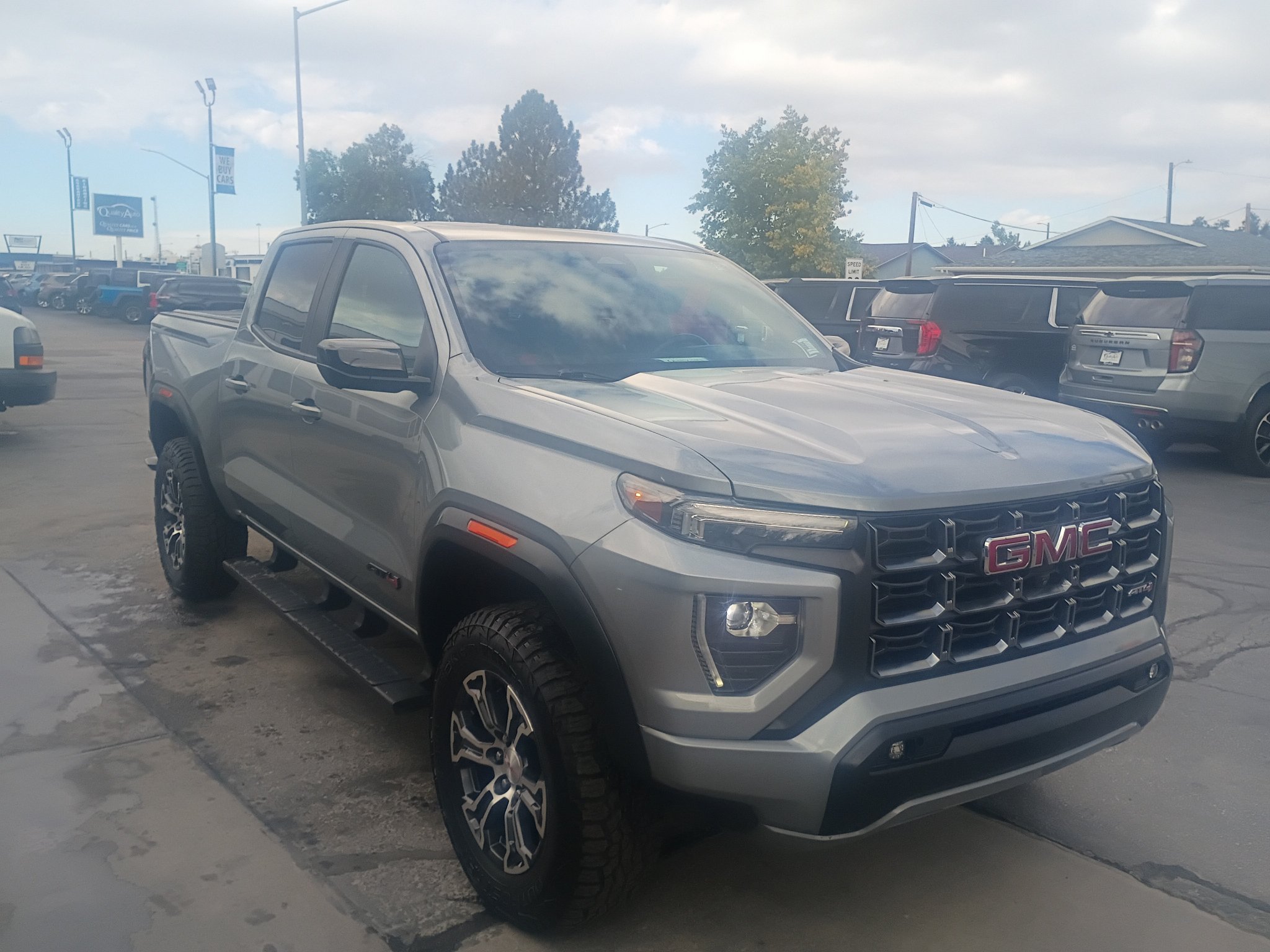 Used 2023 GMC Canyon AT4 w/ AT4 Premium Package AWD/4WD image 4