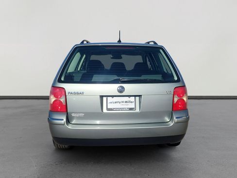 Used 2004 Volkswagen Passat GLX image 4