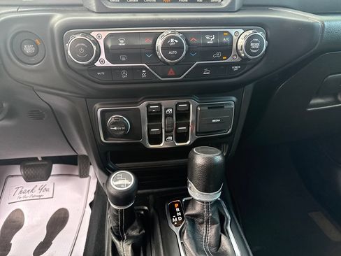 Used 2023 Jeep Gladiator Overland AWD/4WD image 28