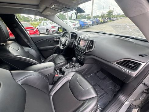Used 2020 Jeep Cherokee Latitude Plus FWD image 23